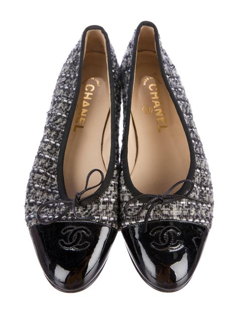 chanel con plateau scarpe|Chanel tweed shoes.